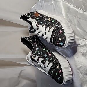 NIB- Blowfish Malibu Kids Sneakers Size 4 Black with Multicolor Stars